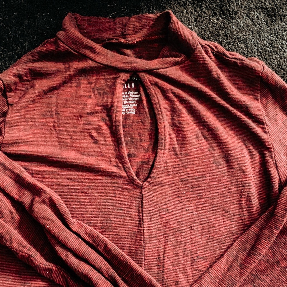 HIGH NECK KEYHOLE LONG SLEEVE TOP